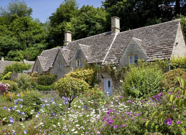 create an english cottage garden design