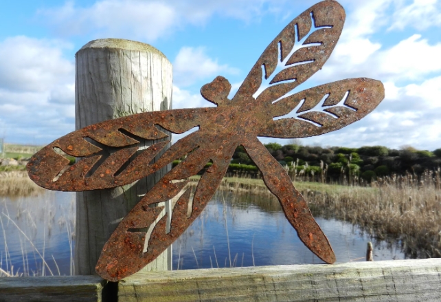 dragonfly yard art