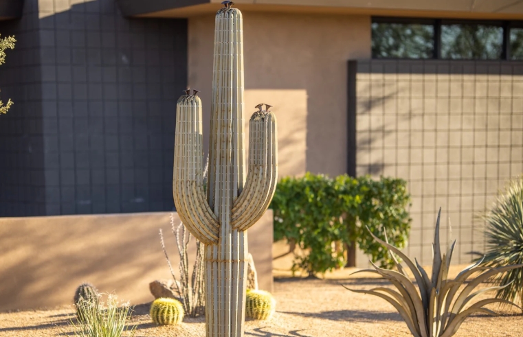 steel cactus yard art