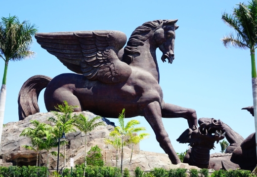 pegasus garden statue