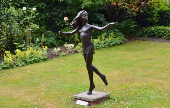 bronze garden art